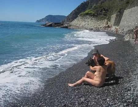 Come difendere le spiagge naturiste